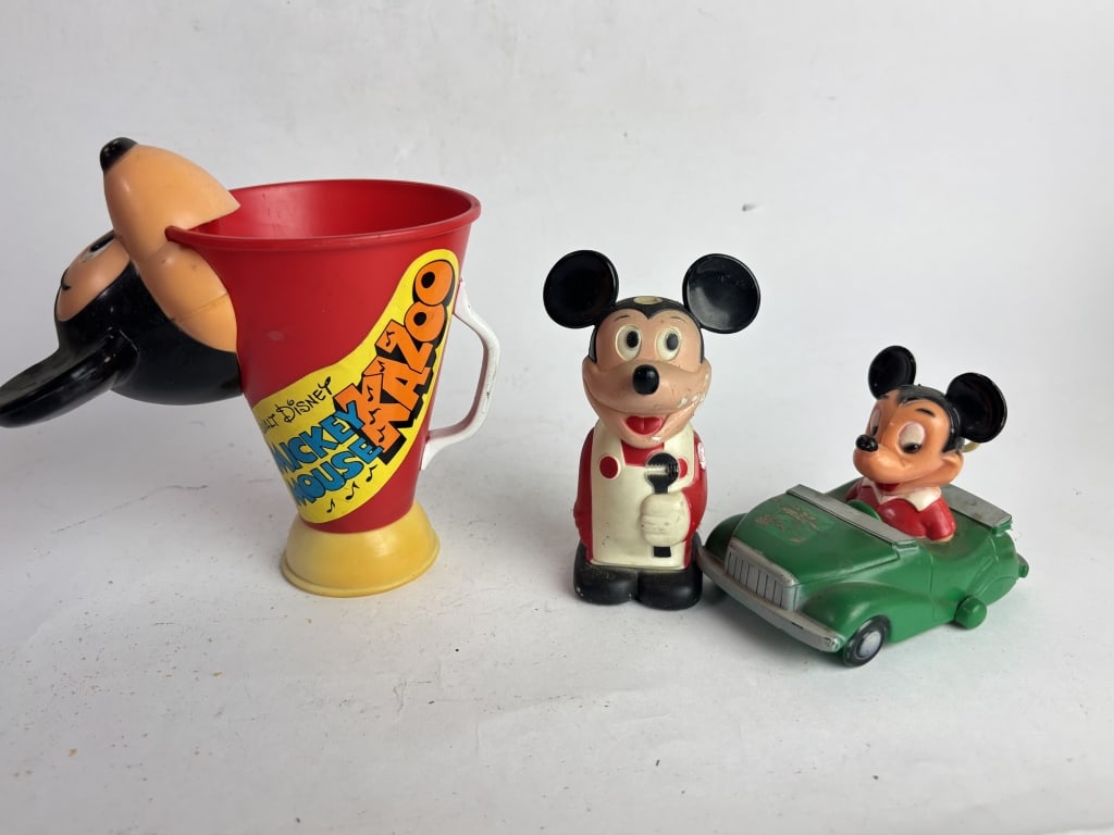 (3) Vintage Mickey Mouse Figures: (3) Vintage Mickey Mouse Figures, 6in by 5.5in