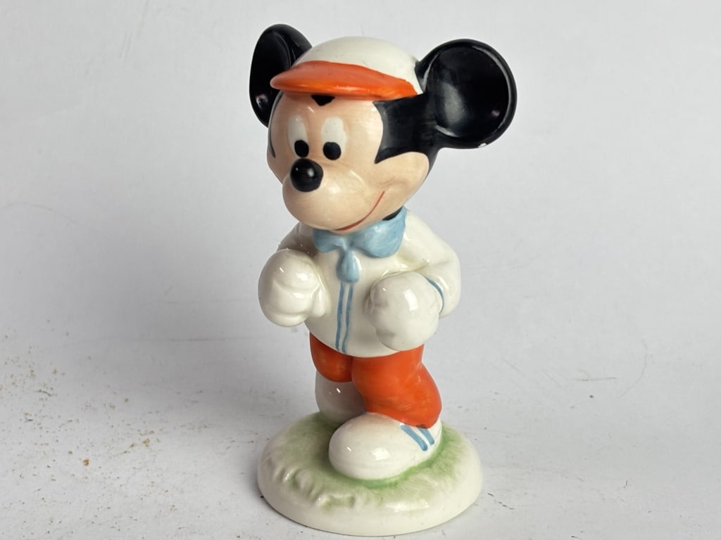 Vintage Goebel Hummel Mickey Mouse "Jogger" Figuri (1 of 4)