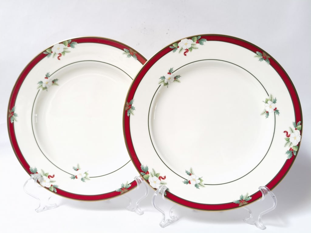 Pr. of Pfaltzgraff Yaletide Plates (1 of 4)