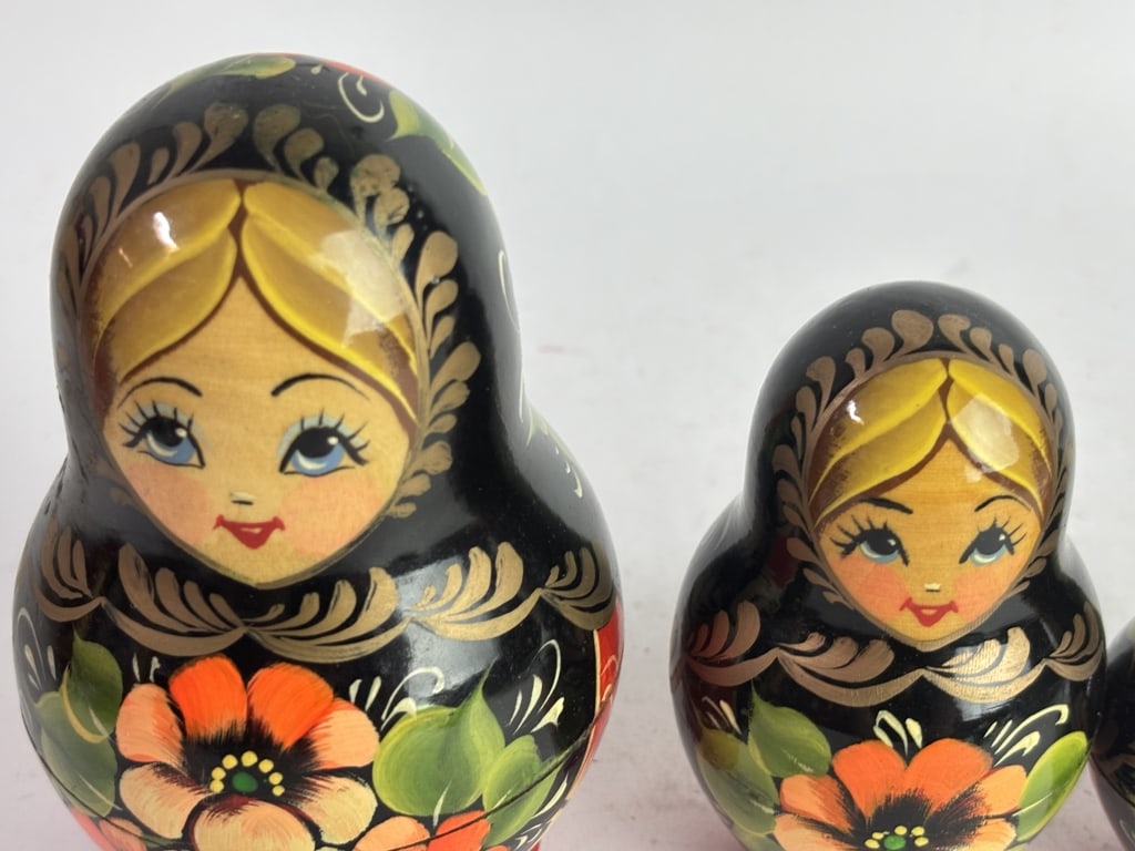 Contemporary Floral Traditional Russian Nesting Do - 3