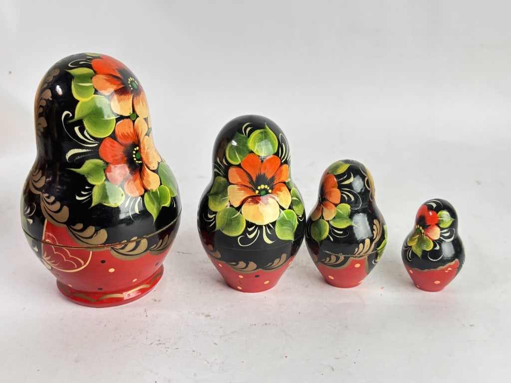 Contemporary Floral Traditional Russian Nesting Do - 4