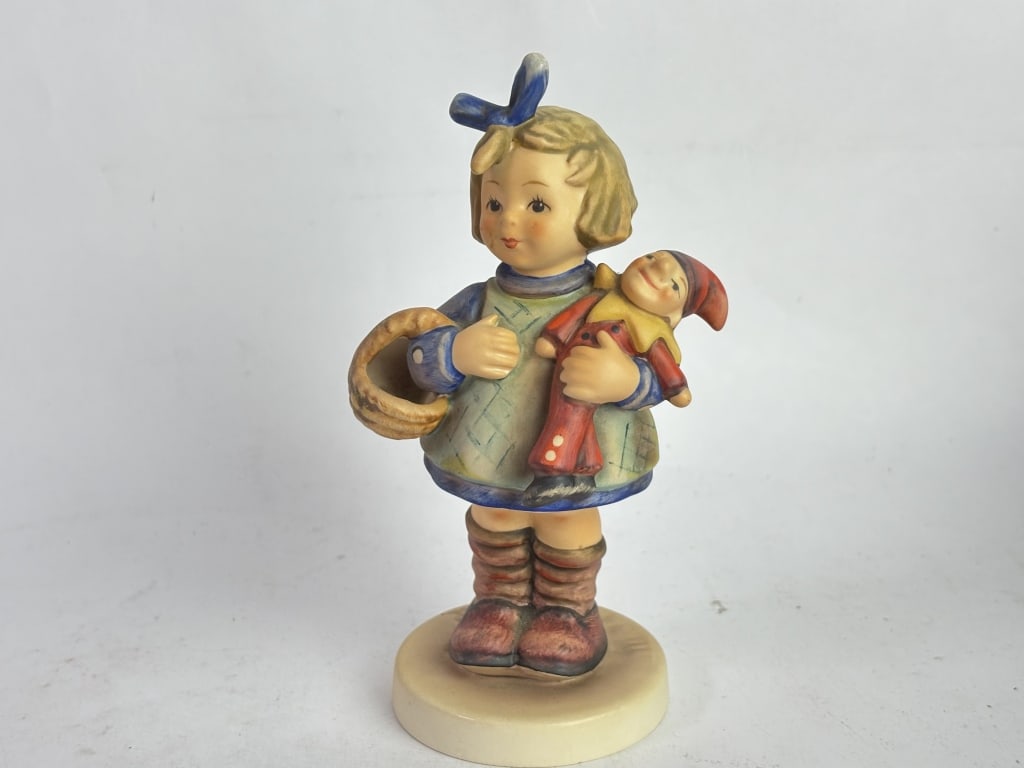 1981 Goebel Hummel "Doll Mother" Figurine: 1981 Goebel Hummel "Doll Mother" Figurine, 5.75in by 2.5in