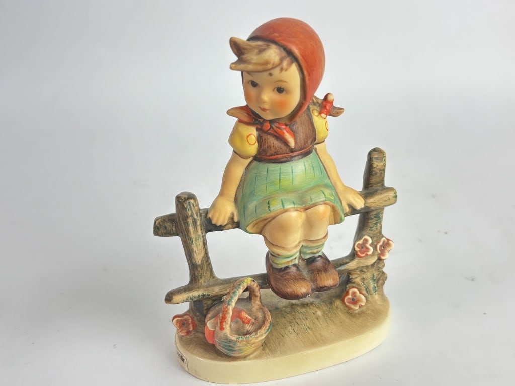 Vintage Goebel Hummel Porcelain "Just Resting" Fig (1 of 6)