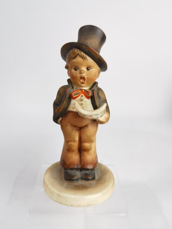Vintage Goebel Hummel "Street Singer" Figurine (1 of 4)