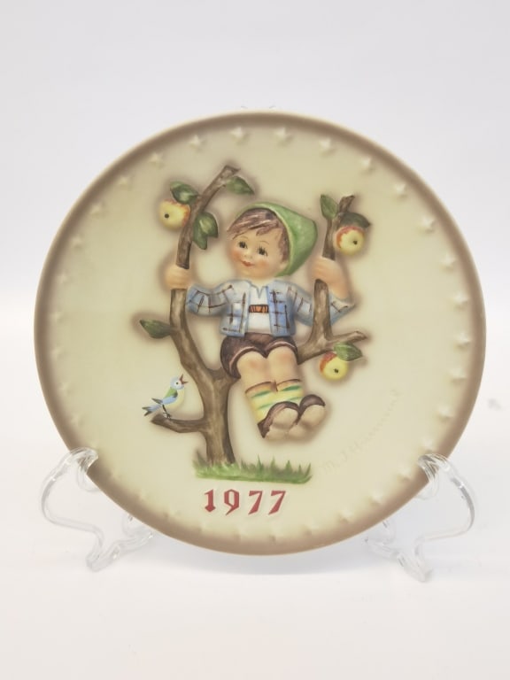 1977 Goebel Hummel 7th Annual Plate (1 of 3)