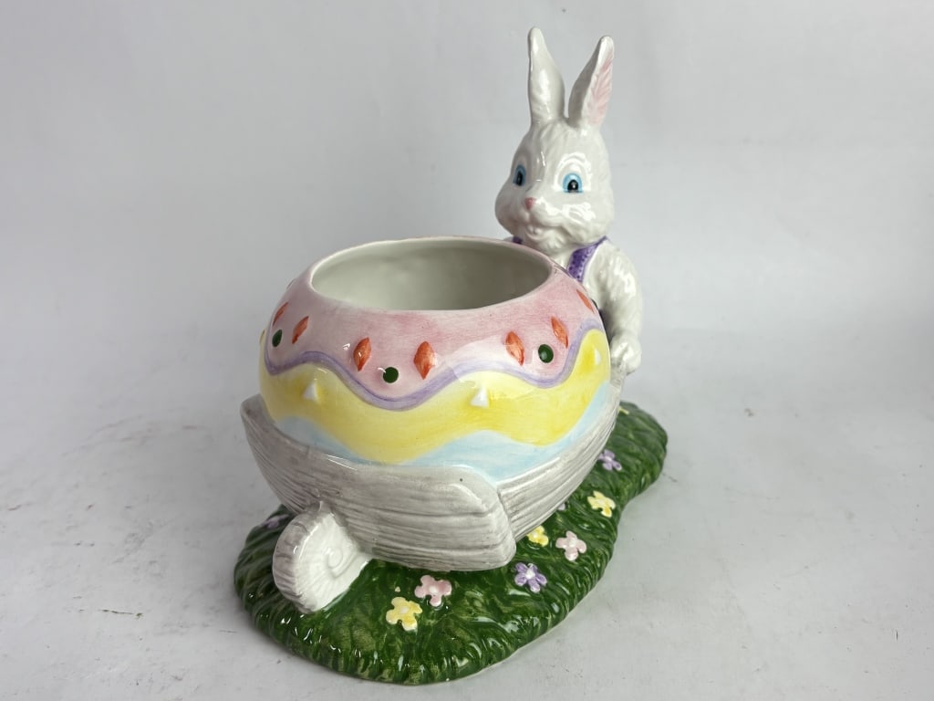 Vintage Porcelain Easter Bunny Flower Pot (1 of 3)