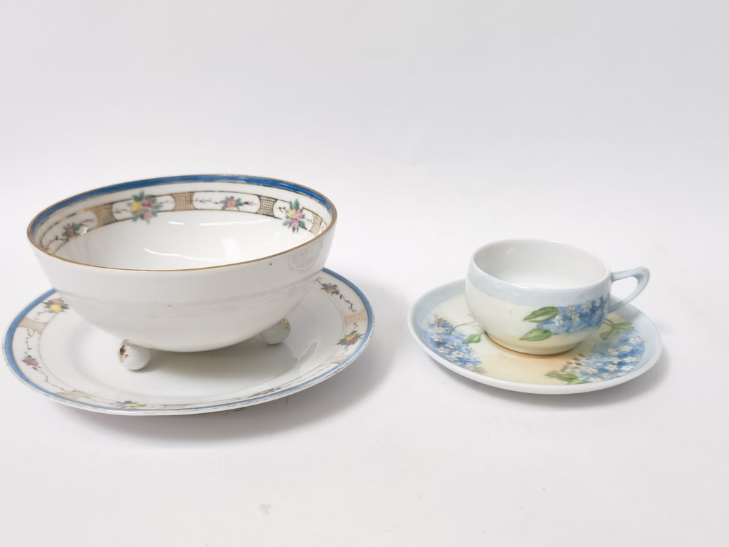 (20 Group of Vintage Porcelain Wares: (20 Group of Vintage Porcelain Wares, 2.25in by 6in