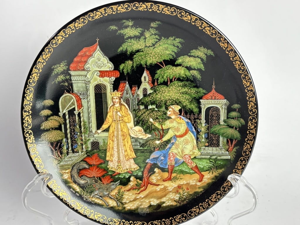 1990 Russian Legends Porcelain "Vasilisa the Beaut: 1990 Russian Legends Porcelain "Vasilisa the Beautiful" Plate, 7.75in