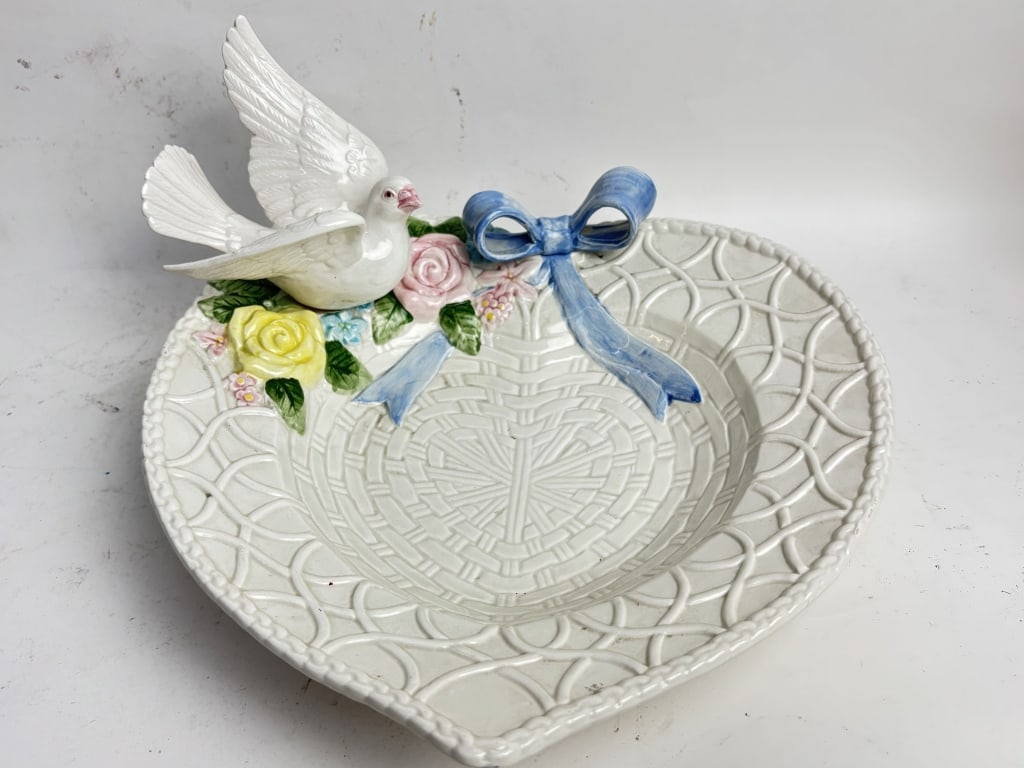 1990 Fitz & Floyd Porcelain Dove Heart Dish: 1990 Fitz & Floyd Porcelain Dove Heart Dish, 11.5in by 6in