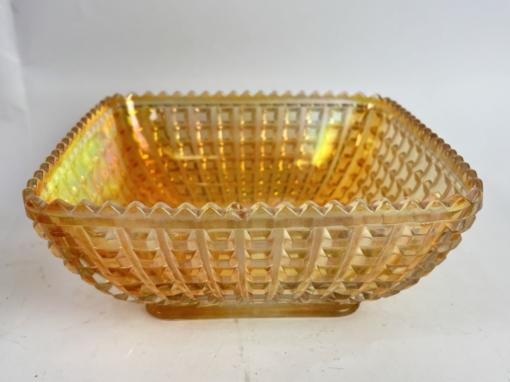 Vintage Amber Carnival Glass Centerpiece Bowl: Vintage Amber Carnival Glass Centerpiece Bowl, 7.75in by 7.75in by 3.25in