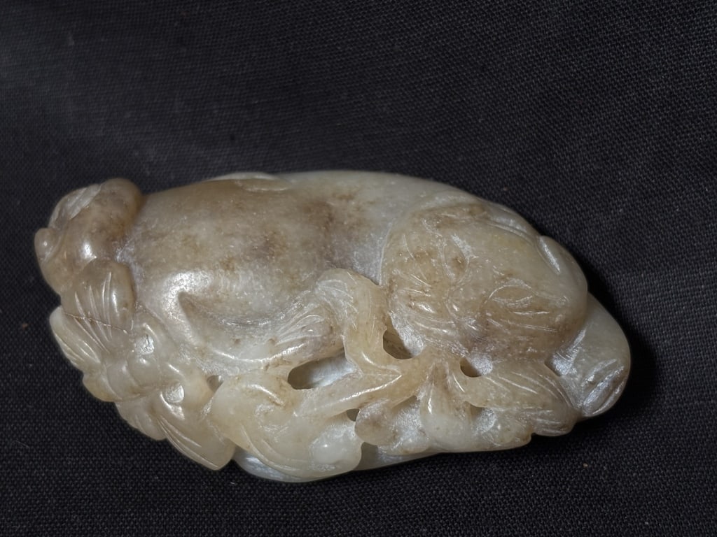 Chinese Jade Carved Cat Amulet: Chinese Jade Carved Cat Amulet, 2.75in