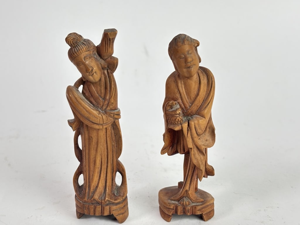 (2) Vintage Chinese Boxwood Carved Figurines: (2) Vintage Chinese Boxwood Carved Figurines, 4.25in