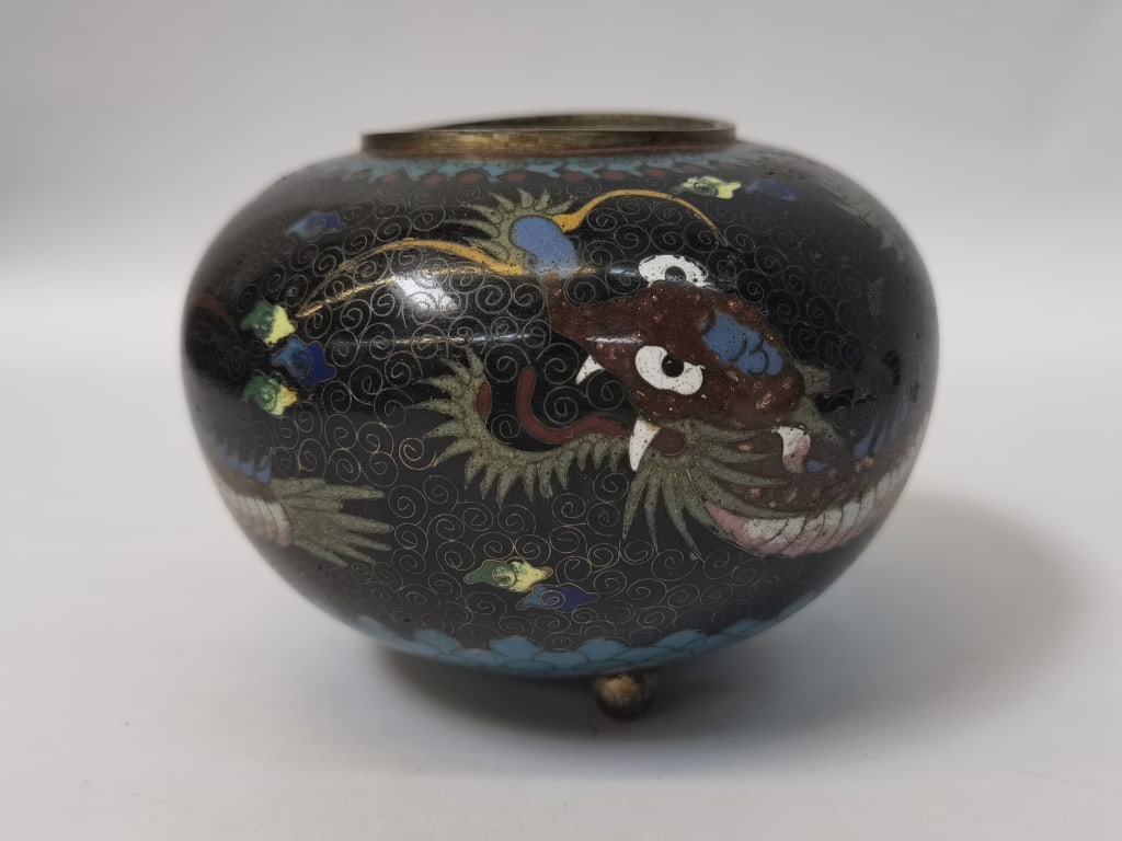 Japanese Cloisonne Dragon Jar: Japanese Cloisonne Dragon Jar, 5in