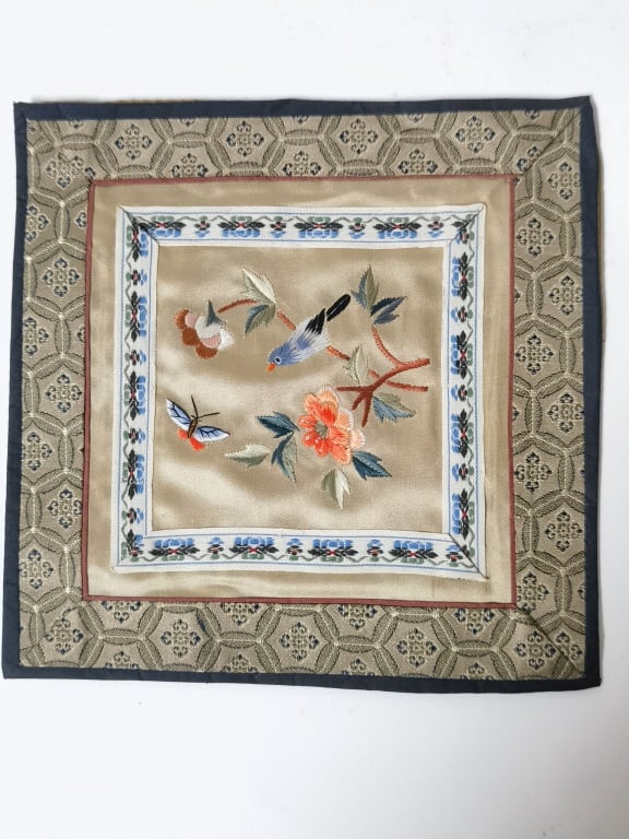 Chinese Bird and Flowers Embroidery: Chinese Bird and Flowers Embroidery, 7in