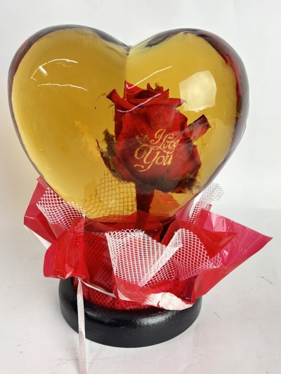 Rose Heart Bouquet Glass Water Globe: Rose Heart Bouquet Glass Water Globe, 8.75in by 6in