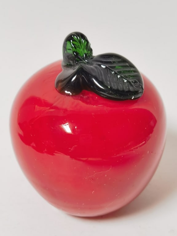 Art Glass Red Apple: Art Glass Red Apple, 3.5in