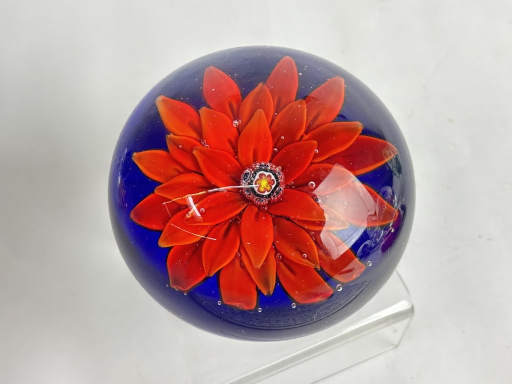 Vintage Murano Italy Poinsettia Art Glass Paperwei (1 of 3)