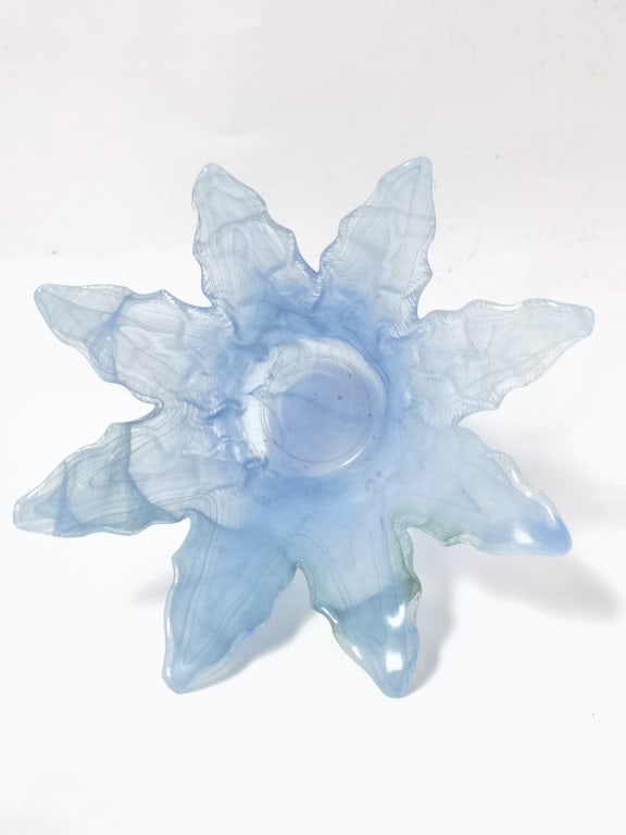 Vintage Art Glass Flower Bowl: Vintage Art Glass Flower Bowl, 7in by 4in