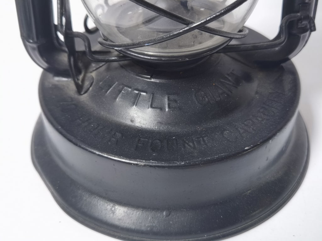 Hurricane Lantern Oil Lamp - 4