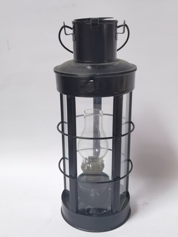 Rustic Stagecoach Lantern Lamp (1 of 3)