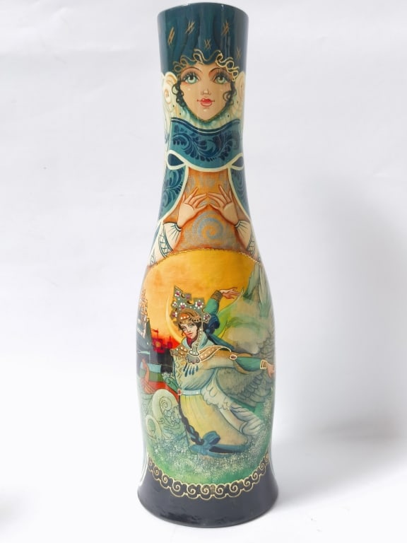 Vintage Signed Russian Hand Painted Nesting Doll B: Vintage Signed Russian Hand Painted Nesting Doll Bottle Holder, 14.5in