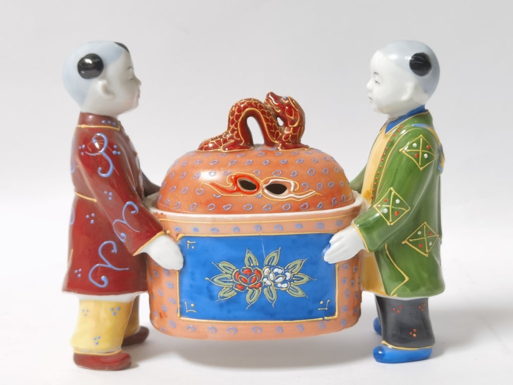 Chinese Porcelain Famille Rose Figure Covered Box: Chinese Porcelain Famille Rose Figure Covered Box, 6.5in by 6in