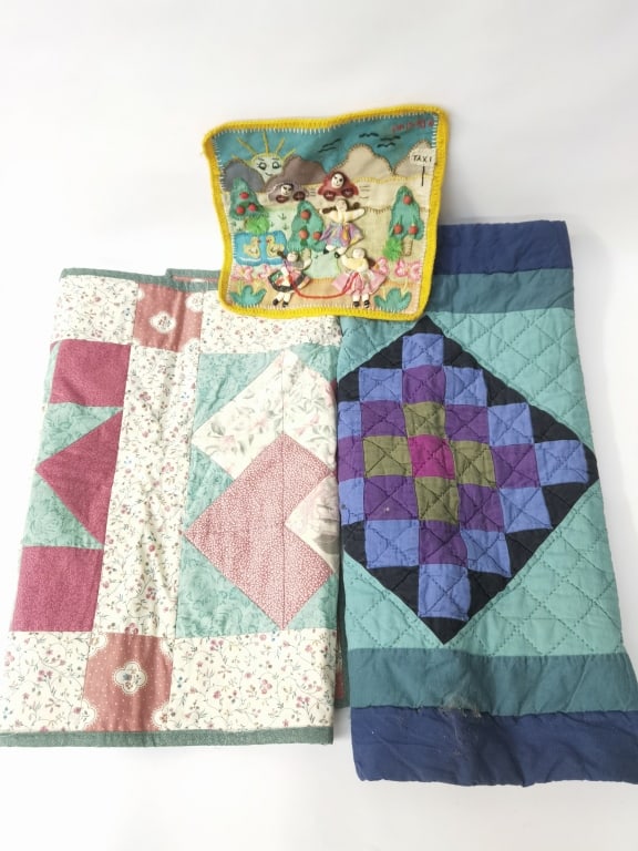 (3) Vintage Quilts: (3) Vintage Quilts, 33in by 19in