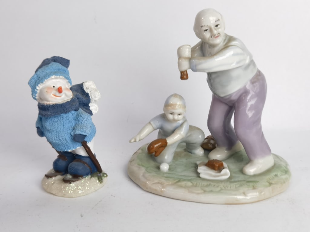 (2) Vintage Porcelain Figurines: (2) Vintage Porcelain Figurines, 6in by 5.75in