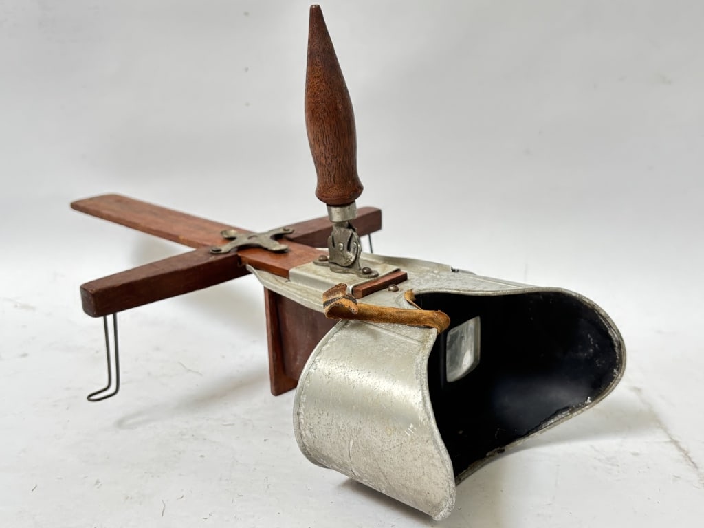 Antique Sun Sculpture Stereoscope: Antique Sun Sculpture Stereoscope, 12.5in by 7.5in