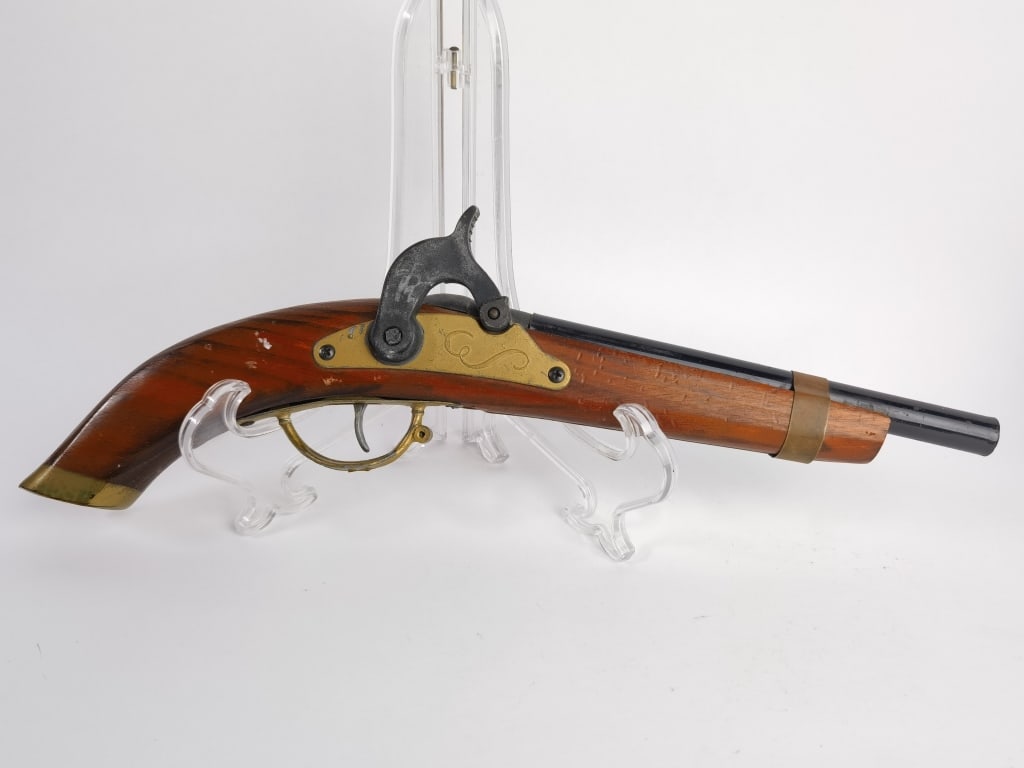 Vintage Mid-Century Flintclock Replica Toy Gun (1 of 4)
