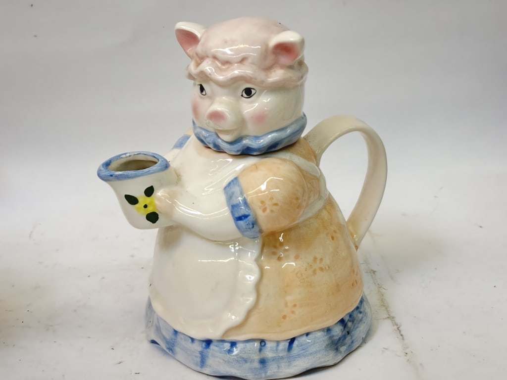 Vintage Porcelain Pig Lady Teapot: Vintage Porcelain Pig Lady Teapot, 7in