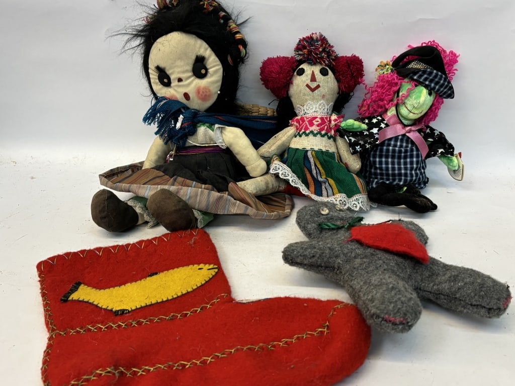 Group of Vintage Dolls: Group of Vintage Dolls, 15in