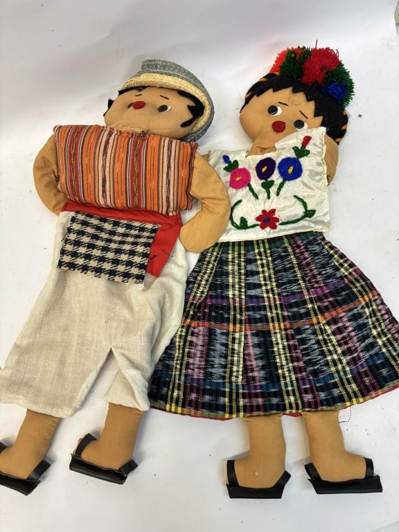 (2) Vintage Guatemalan Wall Dolls: (2) Vintage Guatemalan Wall Dolls, 23.5in