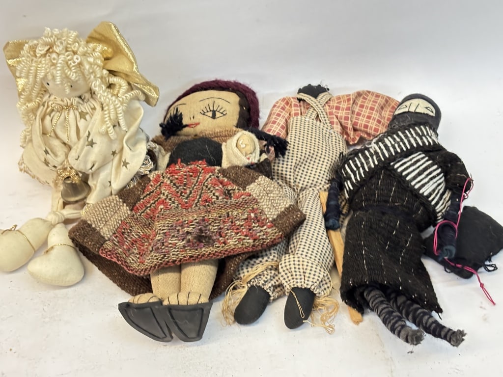 Group of Vintage Dolls: Group of Vintage Dolls, 10in