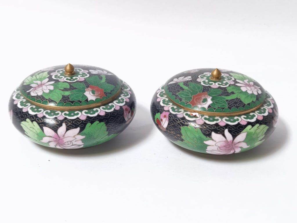 Pr. of Vintage Chinese Cloisonné Covered Bowls: Pr. of Vintage Chinese Cloisonné Covered Bowls, 5in by 3in