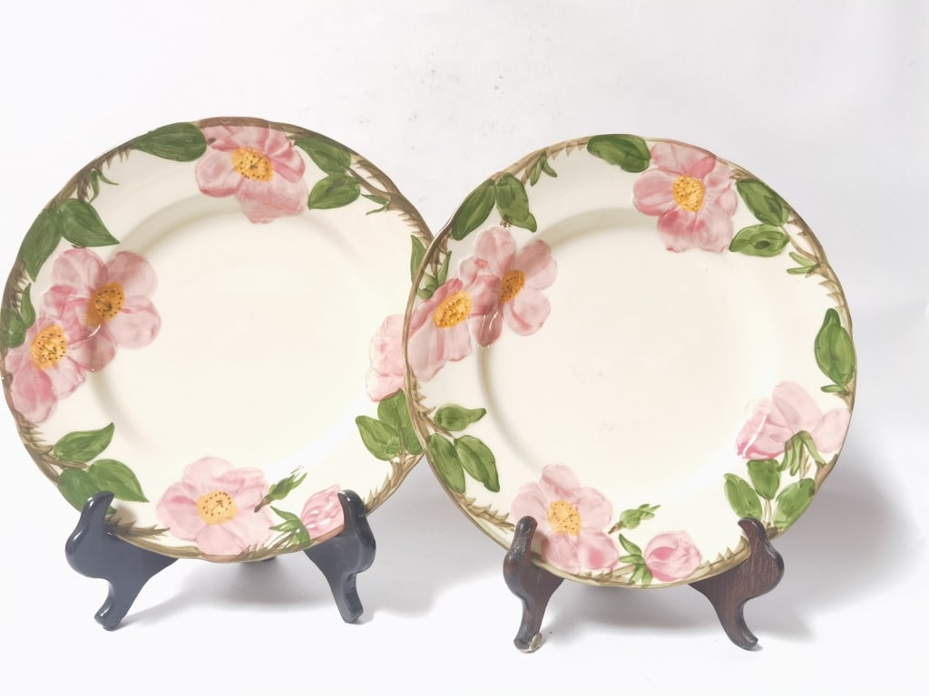 Pr. of Franciscan "Wild Rose" Dinner Plates (1 of 3)