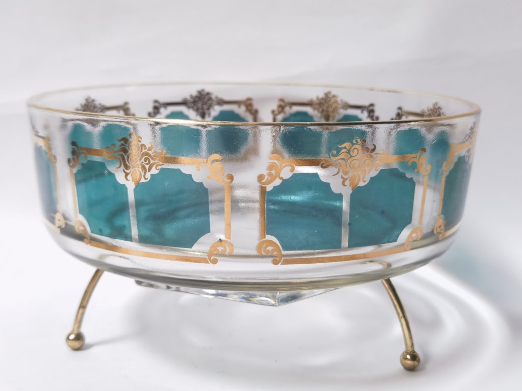 Vintage Jeanette Gilt and Emerald Dessert Bowl: Vintage Jeanette Gilt and Emerald Dessert Bowl, 9in