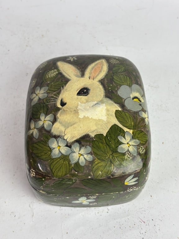 Vintage Kashmiri Hand-Painted Rabbit Papier-M?ch (1 of 3)