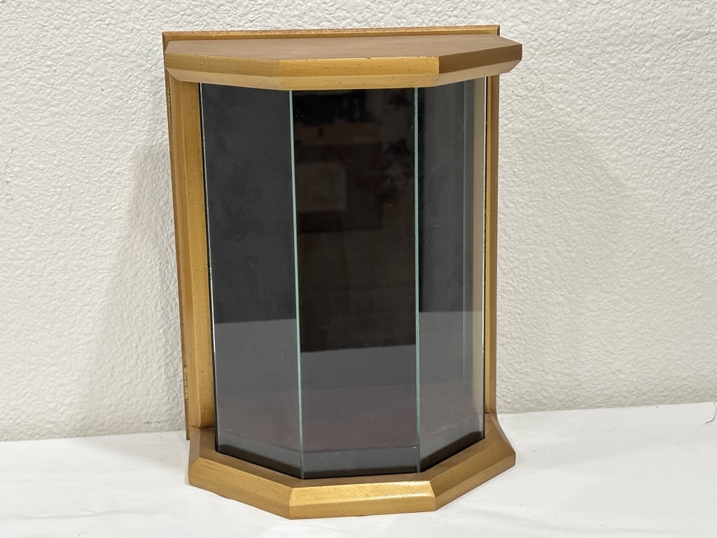 Lynette Decor Wall Hanging Curio: Lynette Decor Wall Hanging Curio, 11.75in by 9 in by 6in
