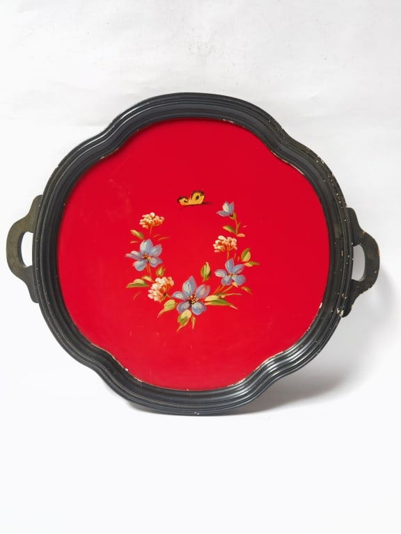 Scalloped Red Toleware Tray: Scalloped Red Toleware Tray, 18in