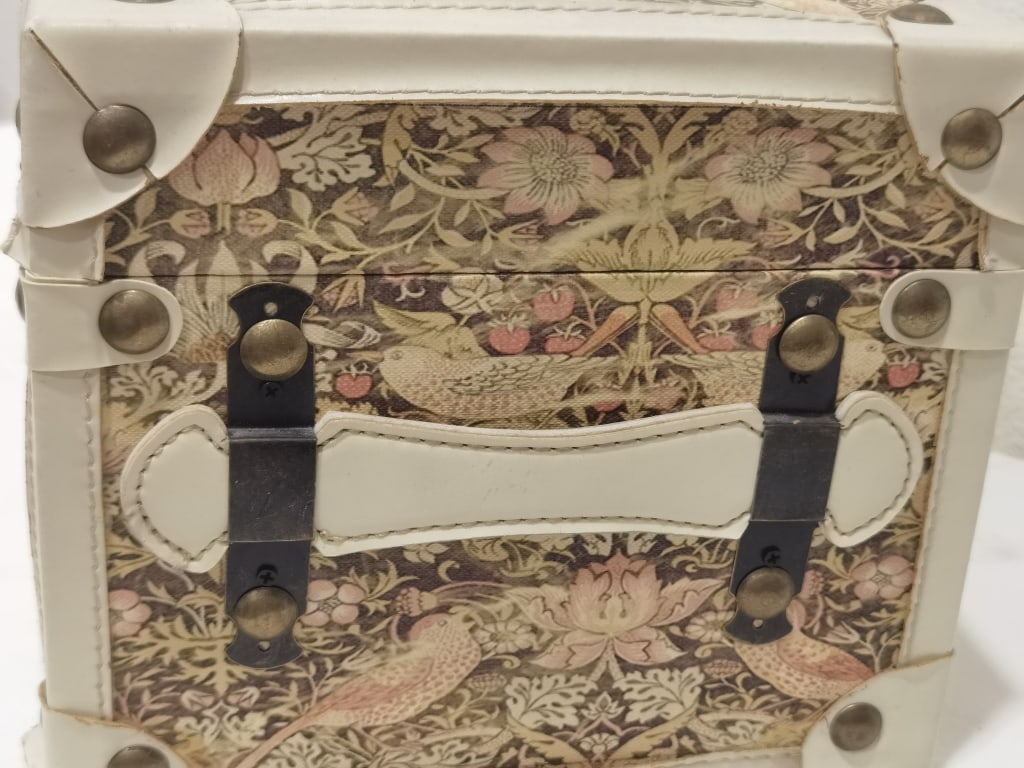 Vintage Decorative William Morris Pattern Storage - 5