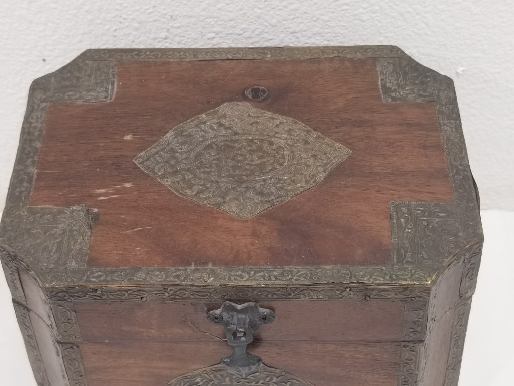 Vintage Octagonal Brass-Bound Casket - 2