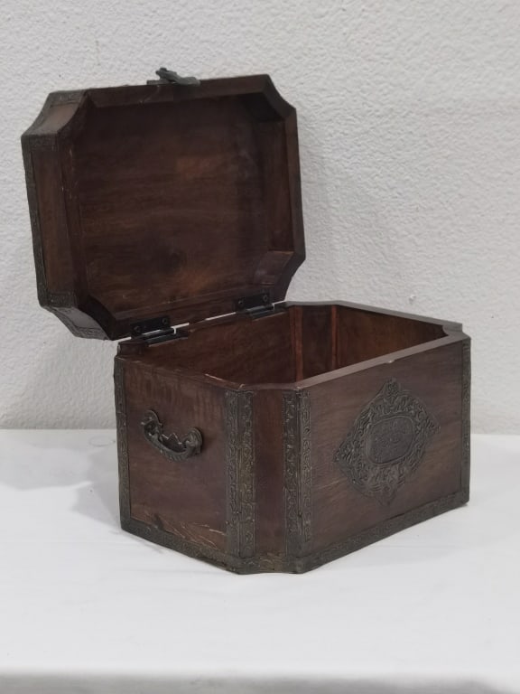 Vintage Octagonal Brass-Bound Casket - 3