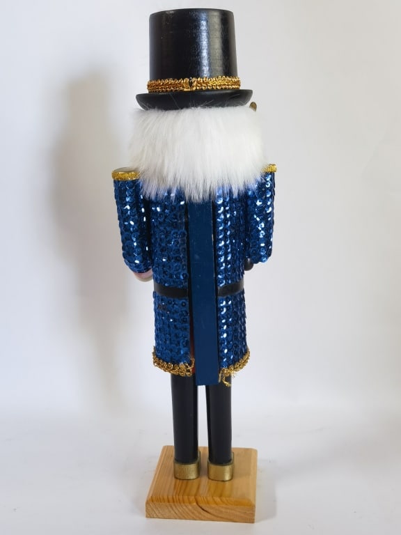 Glamour Sequin Soldier Nutcracker - 4