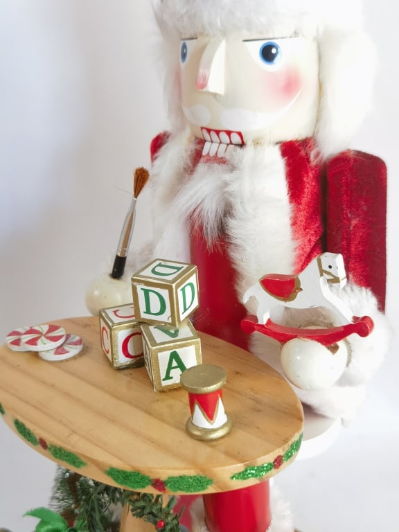Santa’s Workshop Nutcracker Diorama - 5