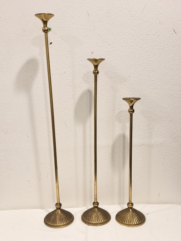 (3) Vintage Graduated Brass Table Candlesticks - 4