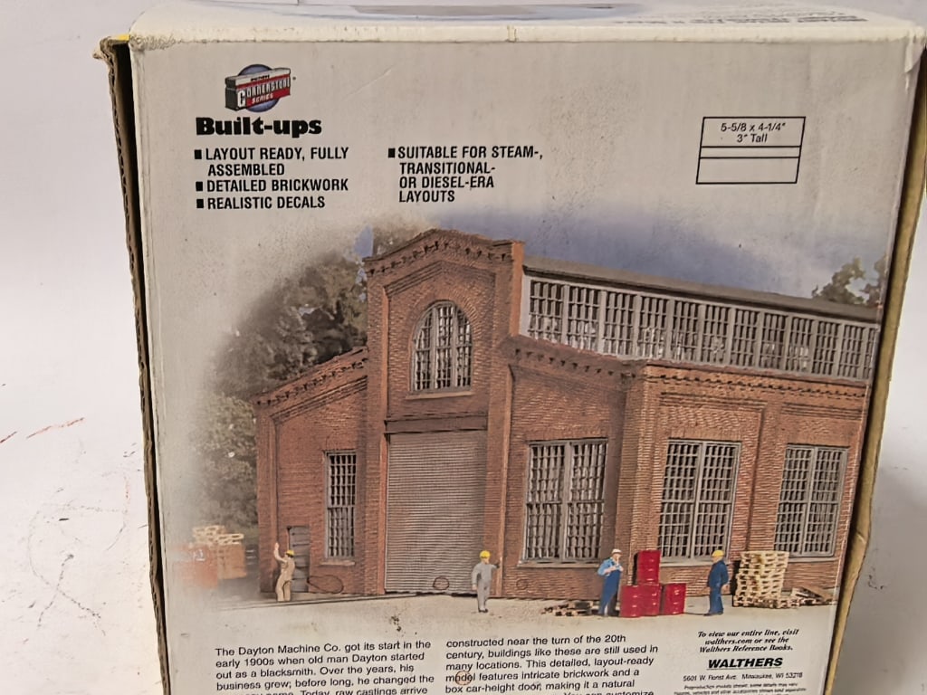 Walthers Cornerstone N Scale "Dayton Machine Co." - 2