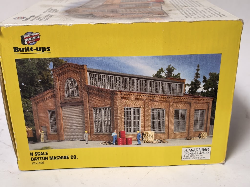 Walthers Cornerstone N Scale "Dayton Machine Co." - 3