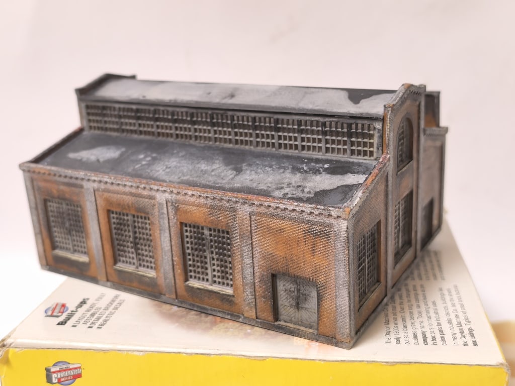 Walthers Cornerstone N Scale "Dayton Machine Co." - 5