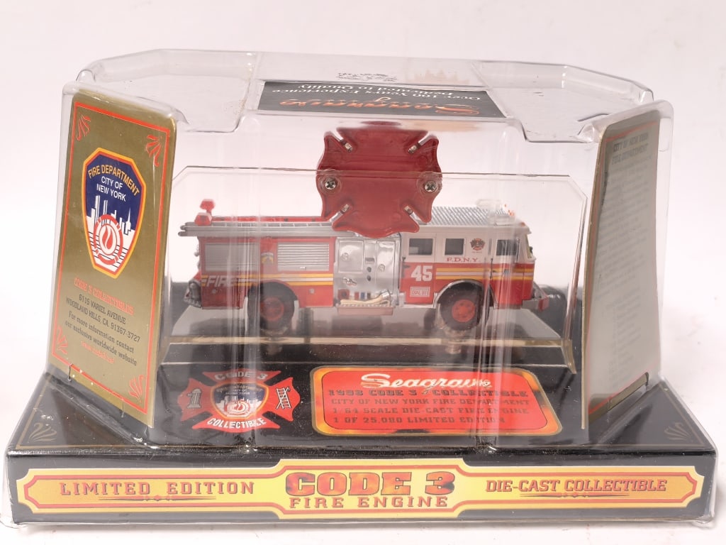 Code 3 Collectibles 1/64 Scale FDNY Engine 45 - 5